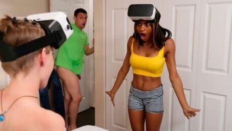 Watch sensual Alicia Williams's trailer