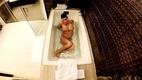 Pure Jezebelle's milf action