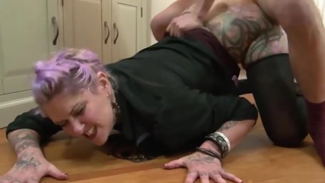 Naughty Tattooed Punk Milf Tallulah Tease Gets Fucked In The Kitchen